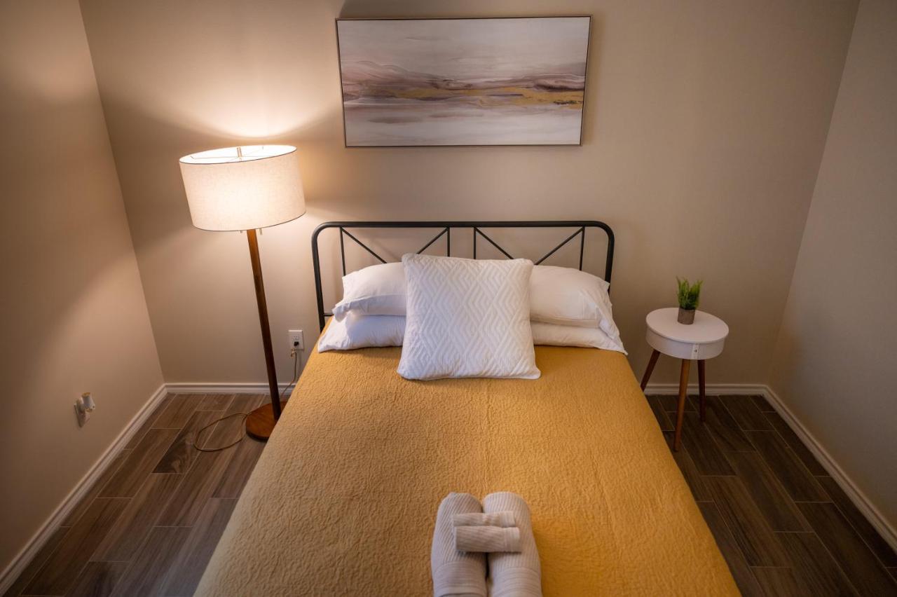 Fabulous King Size Bed In A Gated Neighborhood! Leilighet Edinburg Eksteriør bilde